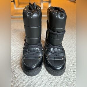 Women's Black Quilted Winter Boots